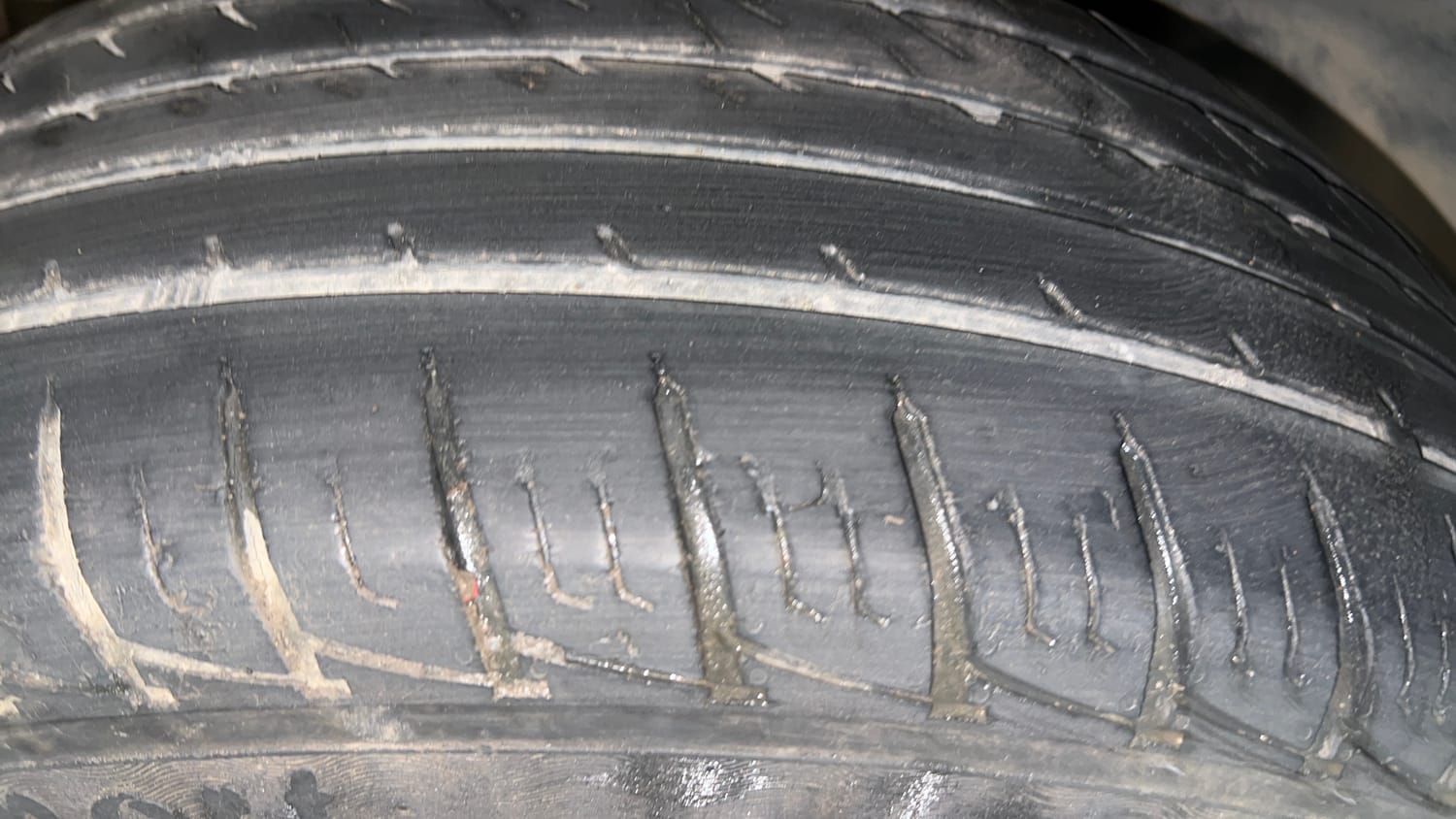 Used 2018 Renault Duster RXS CVT Petrol Automatic tyres LEFT REAR TYRE TREAD VIEW