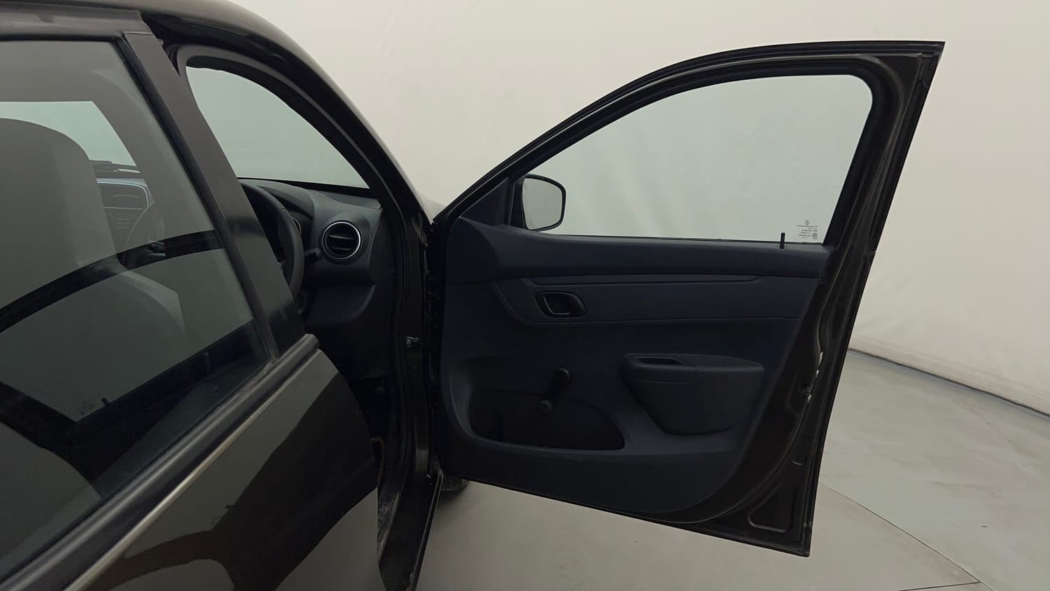 Used 2016 Renault Kwid RXL Petrol Manual interior RIGHT FRONT DOOR OPEN VIEW