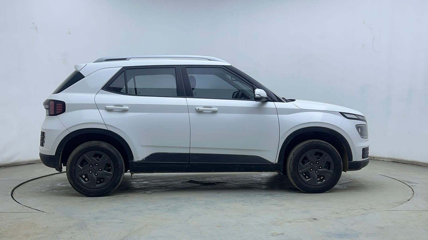Used 2023 Hyundai Venue SX 1.2 Petrol Petrol Manual exterior RIGHT SIDE VIEW