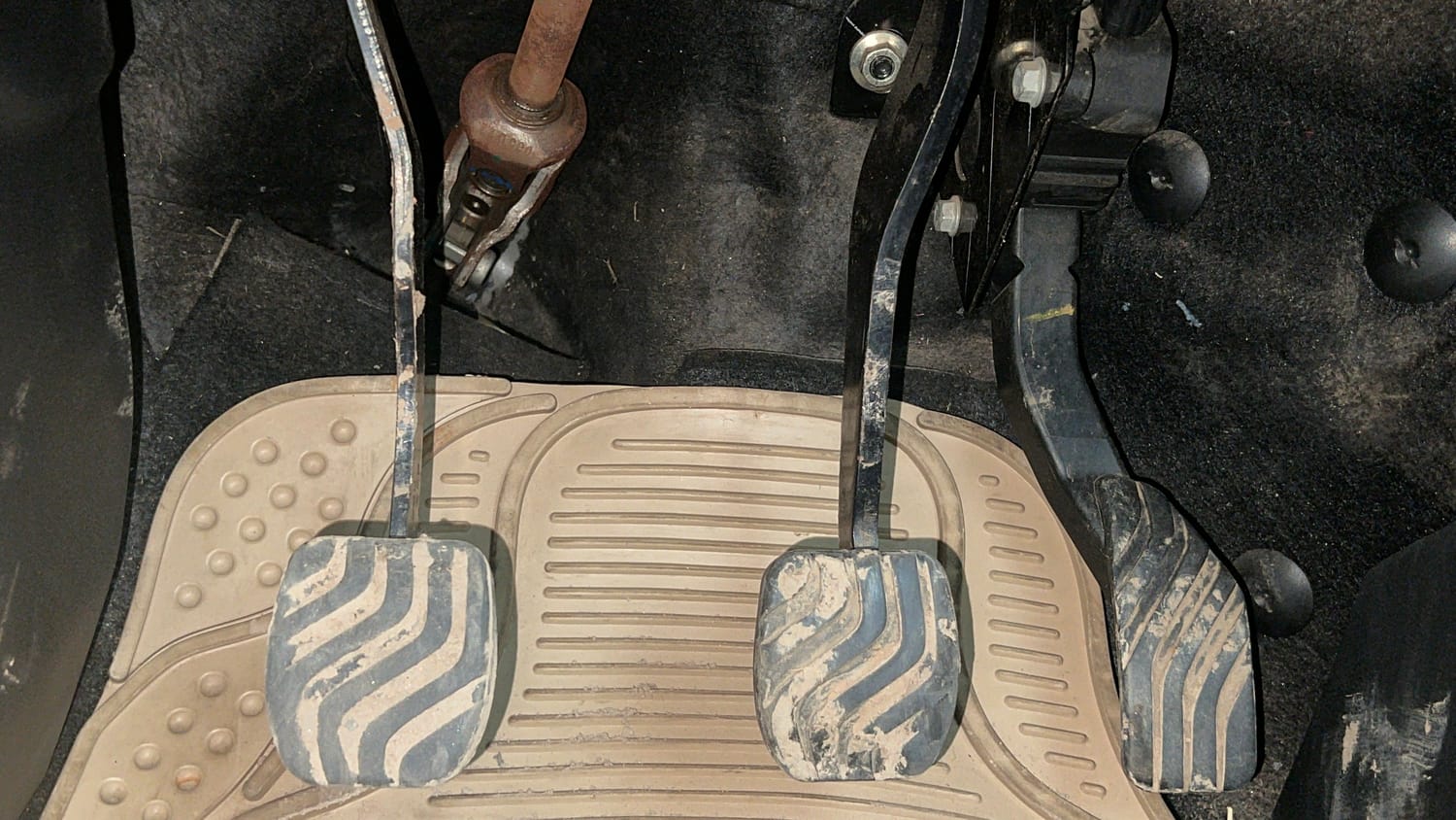 Used 2022 Nissan Magnite XV Petrol Manual interior PEDALS VIEW