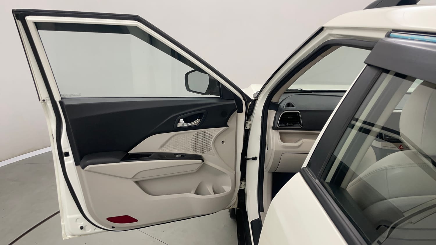 Used 2022 Mahindra XUV 300 W8 (O) 1.2 Petrol Petrol Manual interior LEFT FRONT DOOR OPEN VIEW