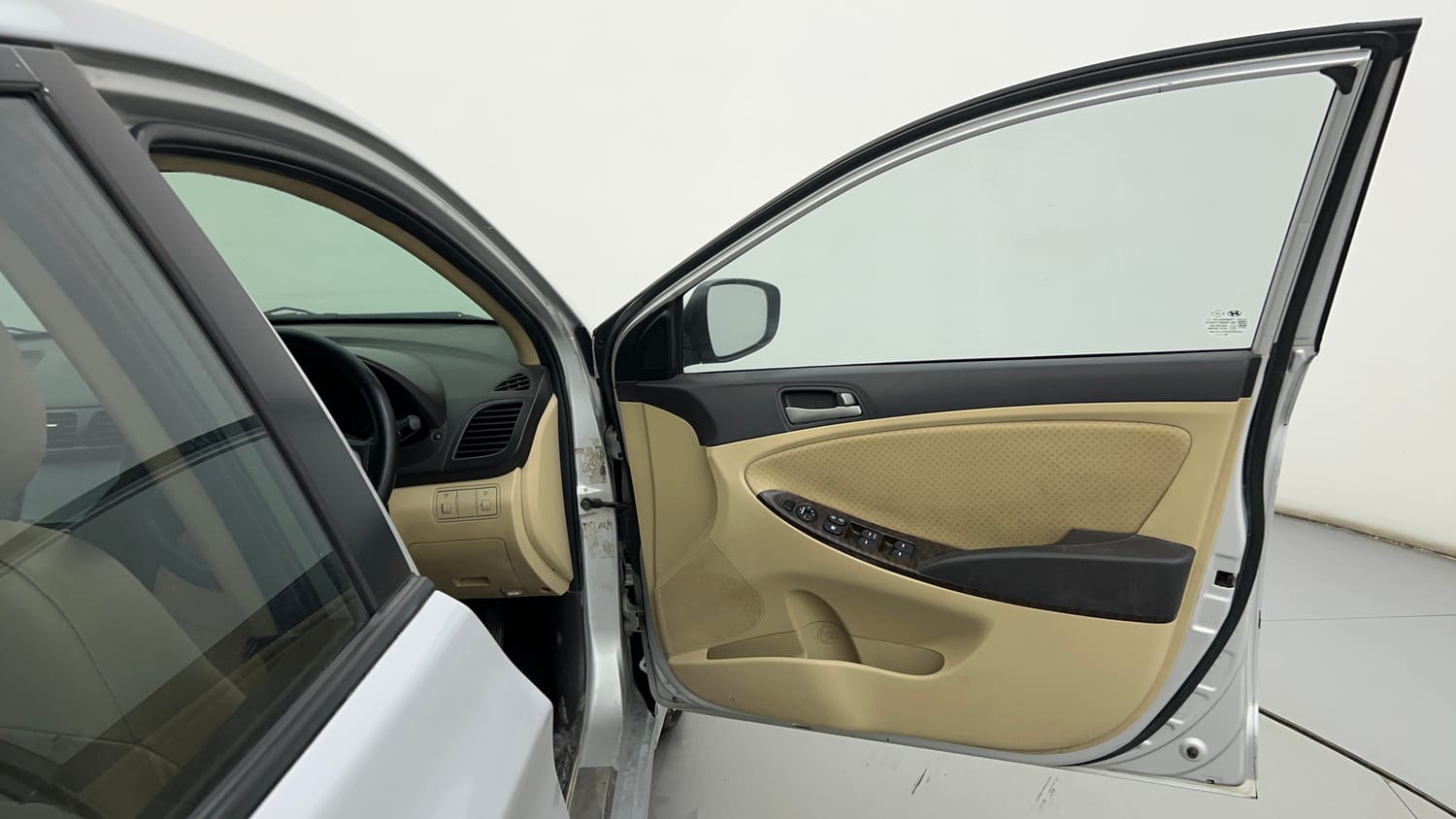 Used 2017 Hyundai Verna 1.6 CRDI SX (O) Diesel Manual interior RIGHT FRONT DOOR OPEN VIEW