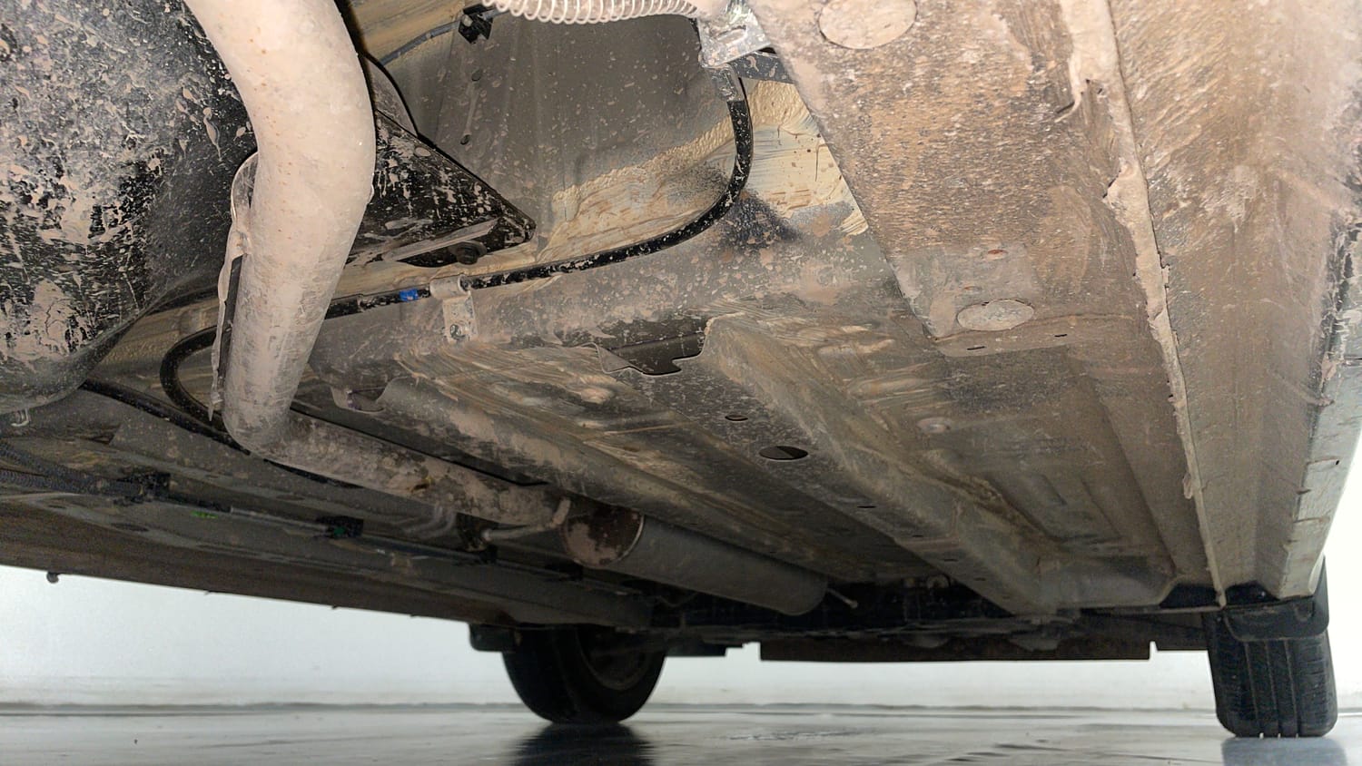 Used 2025 Tata Altroz Accomplished Plus S Petrol 6DCT Petrol Automatic extra REAR RIGHT UNDERBODY VIEW