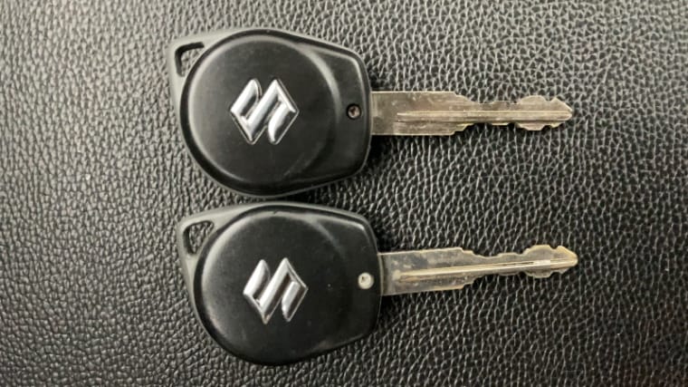 Used 2023 Maruti Suzuki Swift VXi Petrol Manual extra CAR KEY VIEW