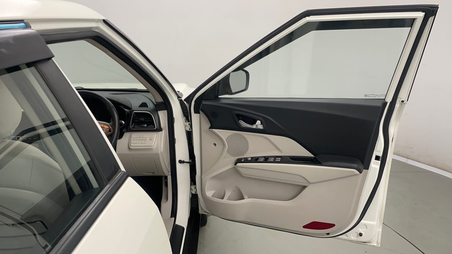 Used 2022 Mahindra XUV 300 W8 (O) 1.2 Petrol Petrol Manual interior RIGHT FRONT DOOR OPEN VIEW