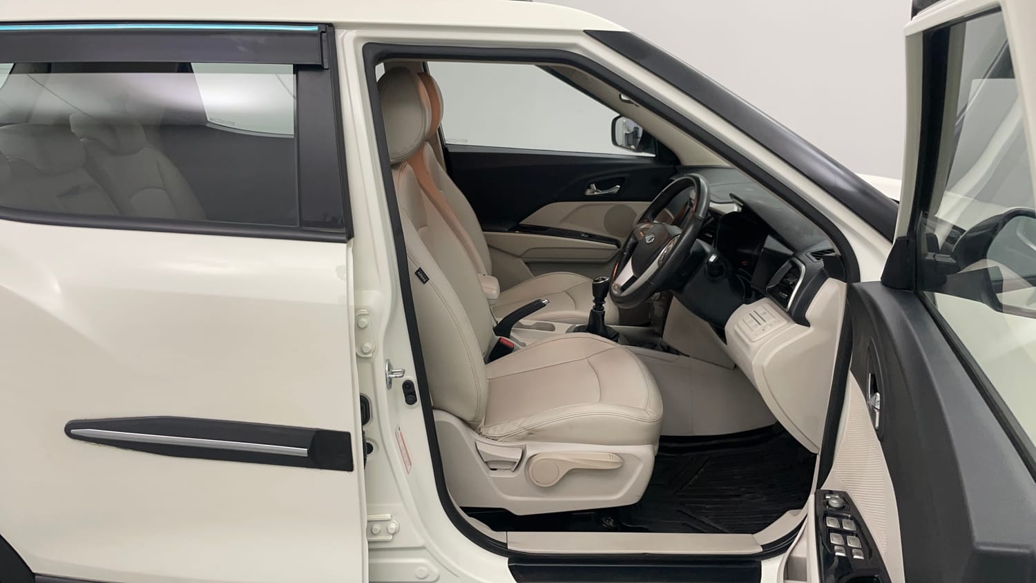 Used 2022 Mahindra XUV 300 W8 (O) 1.2 Petrol Petrol Manual interior RIGHT SIDE FRONT DOOR CABIN VIEW