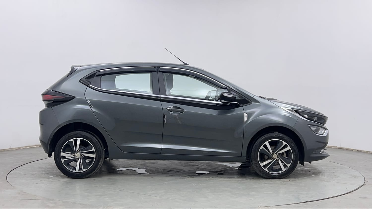 Used 2023 Tata Altroz XZA Petrol Petrol Automatic exterior RIGHT SIDE VIEW
