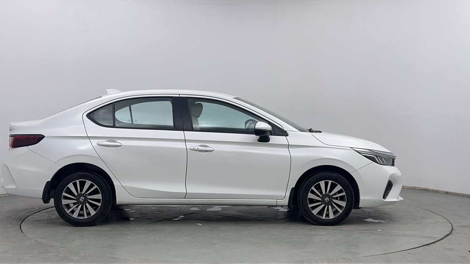 Used 2023 Honda City V Petrol CVT Petrol Automatic exterior RIGHT SIDE VIEW