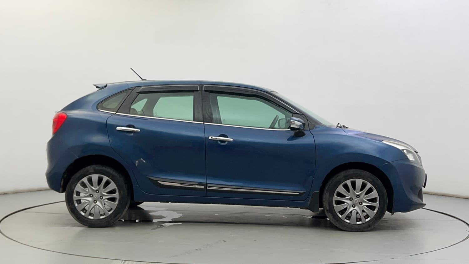 Used 2017 Maruti Suzuki Baleno Alpha 1.2 AT Petrol Automatic exterior RIGHT SIDE VIEW
