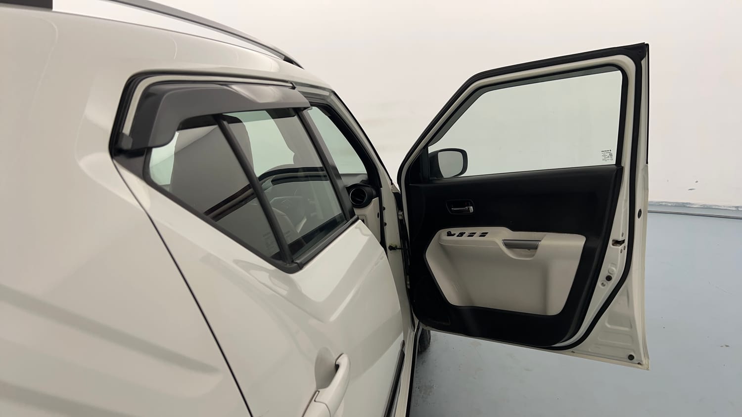 Used 2021 Maruti Suzuki Ignis Alpha 1.2 MT Petrol Manual interior RIGHT FRONT DOOR OPEN VIEW
