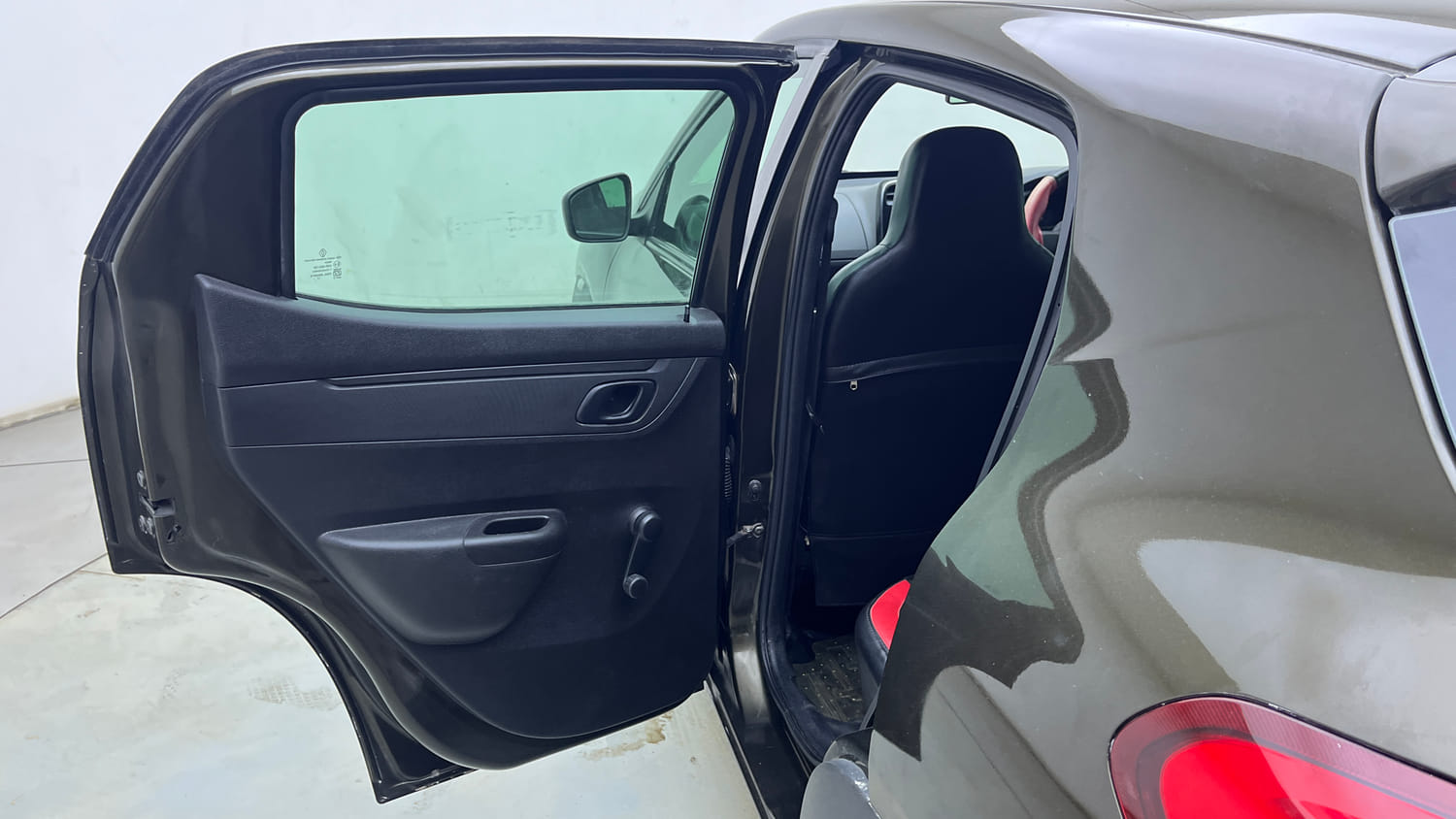 Used 2018 Renault Kwid RXT Opt Petrol Manual interior LEFT REAR DOOR OPEN VIEW