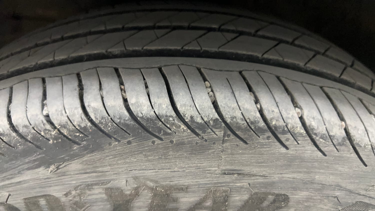 Used 2016 Honda City VX CVT Petrol Automatic tyres LEFT FRONT TYRE TREAD VIEW