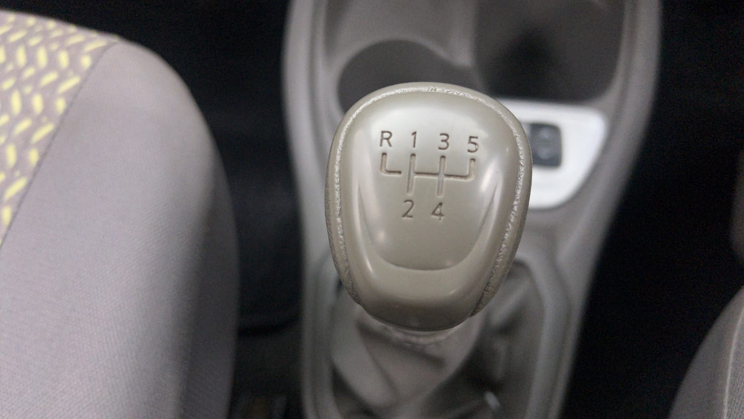 Used 2016 Datsun Redi-GO T Petrol Manual interior GEAR  KNOB VIEW