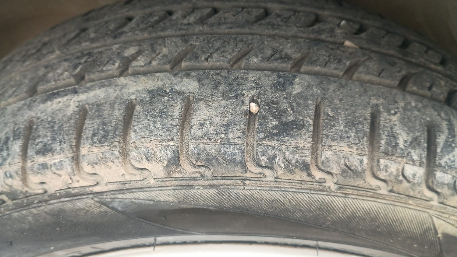 Used 2019 Maruti Suzuki Alto K10 VXi Petrol Manual tyres LEFT FRONT TYRE TREAD VIEW