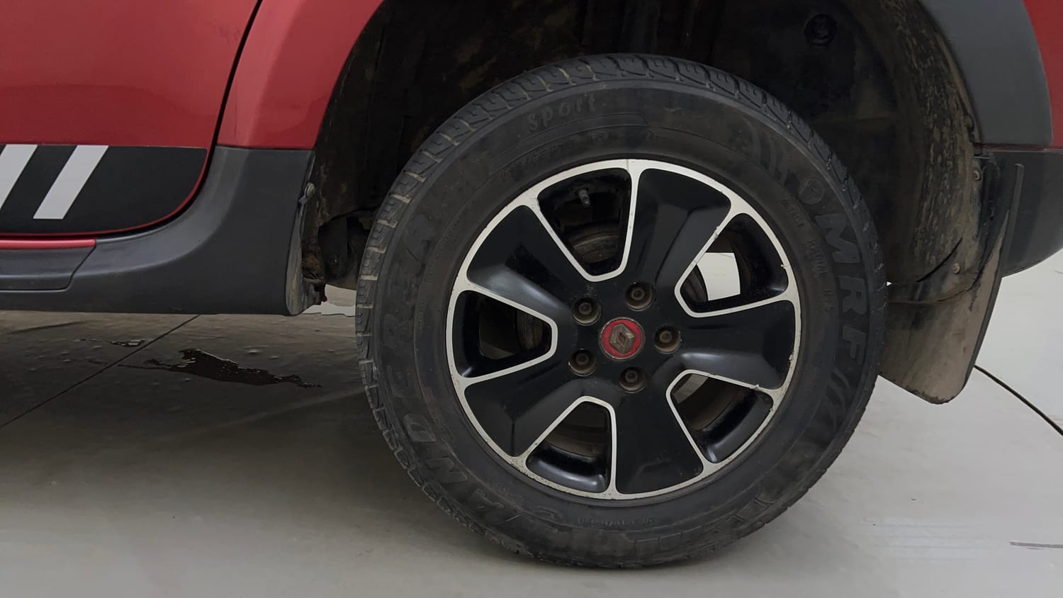 Used 2018 Renault Duster RXS CVT Petrol Automatic tyres LEFT REAR TYRE RIM VIEW