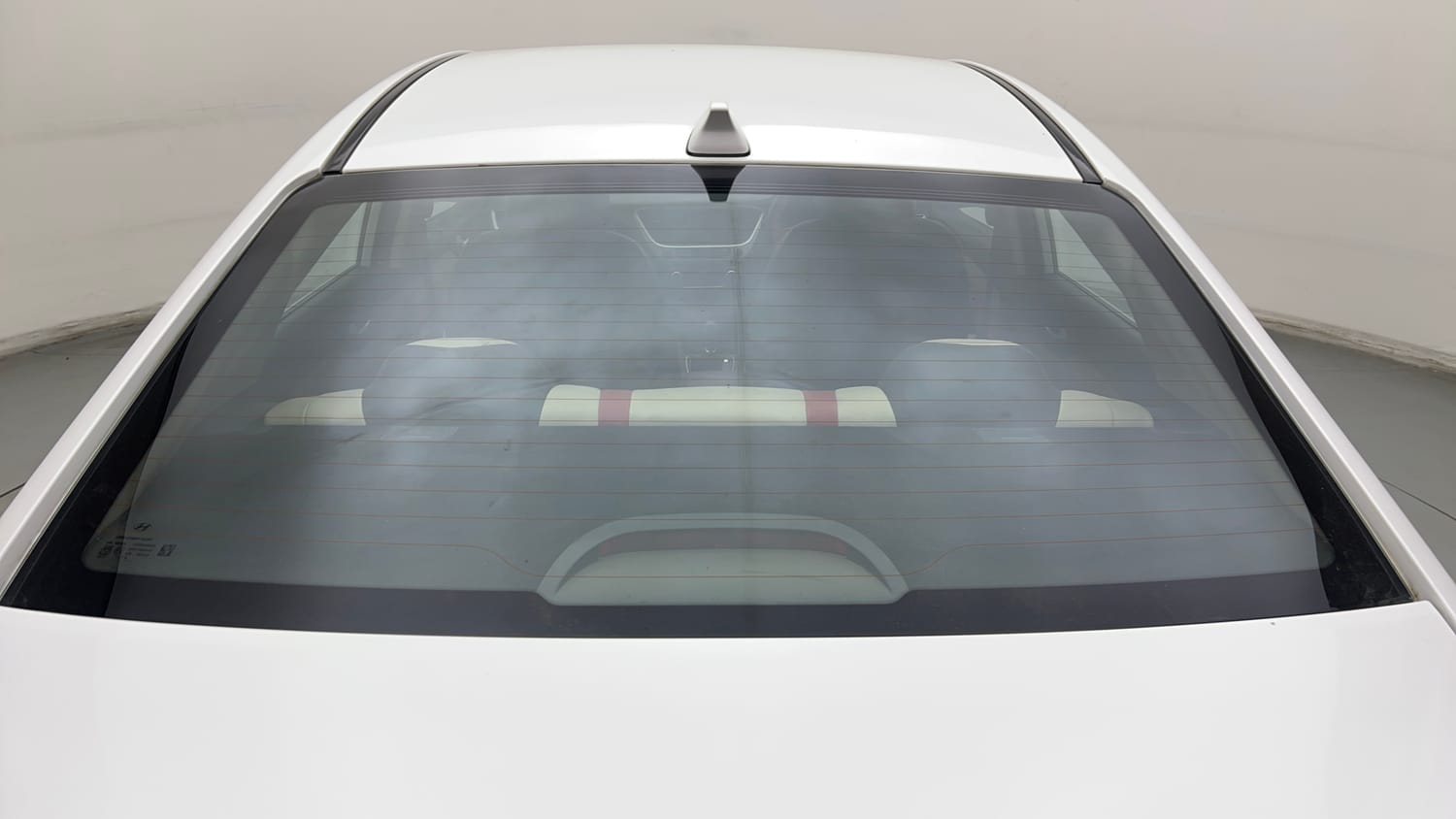 Used 2019 Hyundai Verna SX 1.6 VTVT Petrol Manual exterior BACK WINDSHIELD VIEW