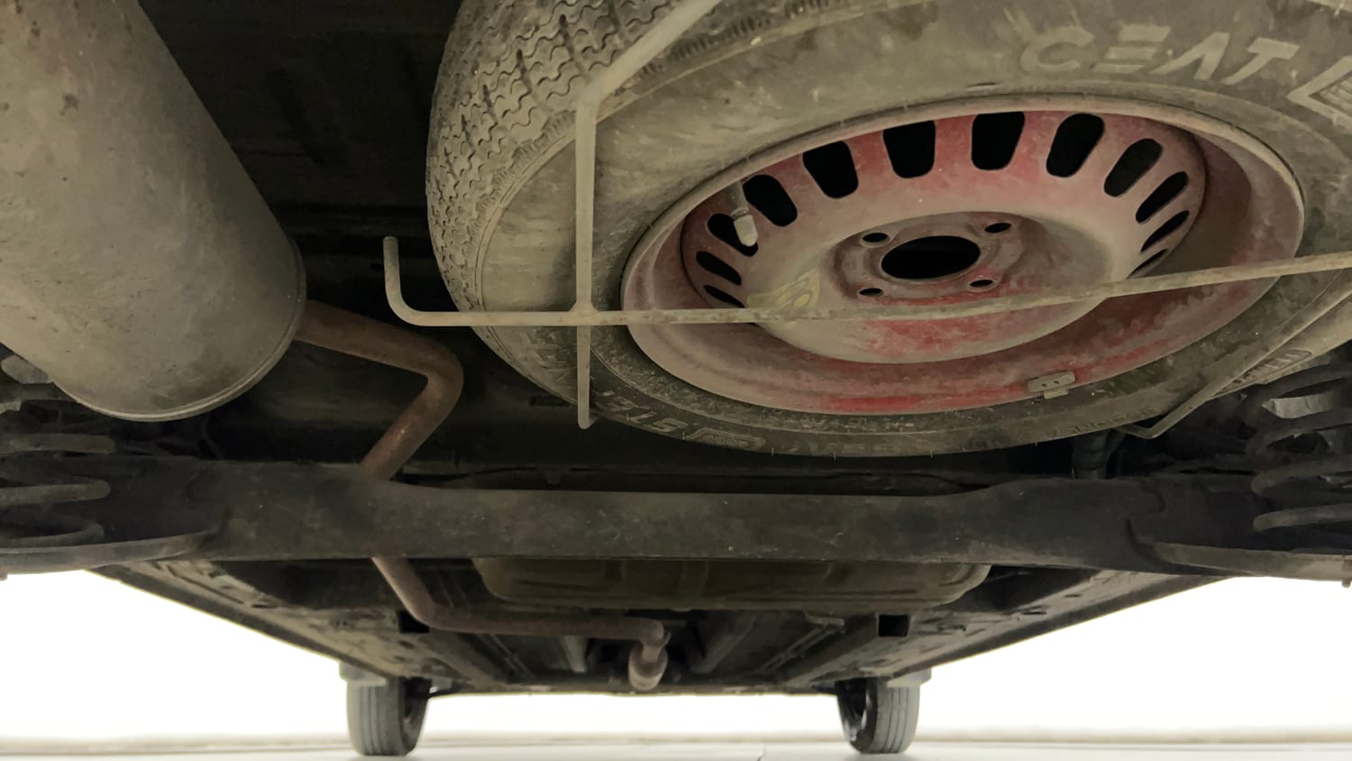 Used 2022 Renault Triber Limited Edition Petrol Manual extra REAR UNDERBODY VIEW (TAKEN FROM REAR)