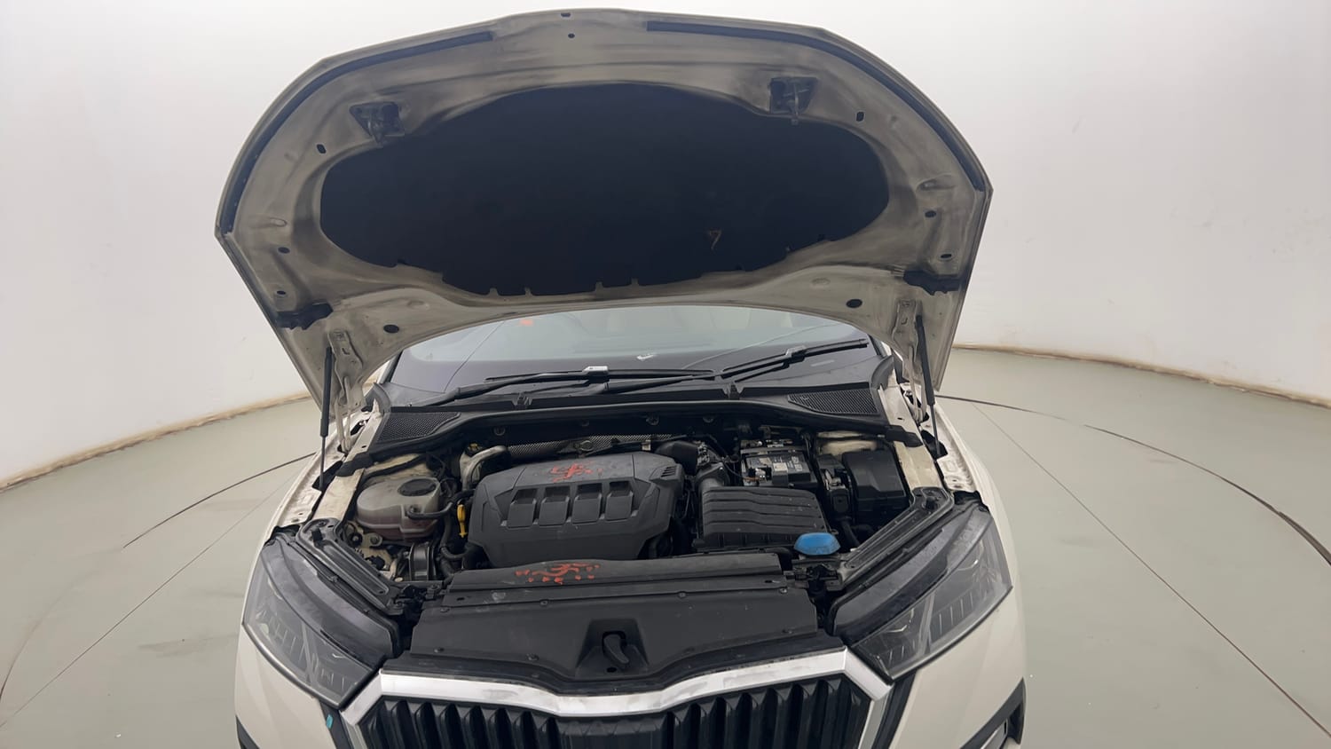 Used 2022 Skoda Octavia L&K 2.0 Petrol Automatic engine ENGINE & BONNET OPEN FRONT VIEW