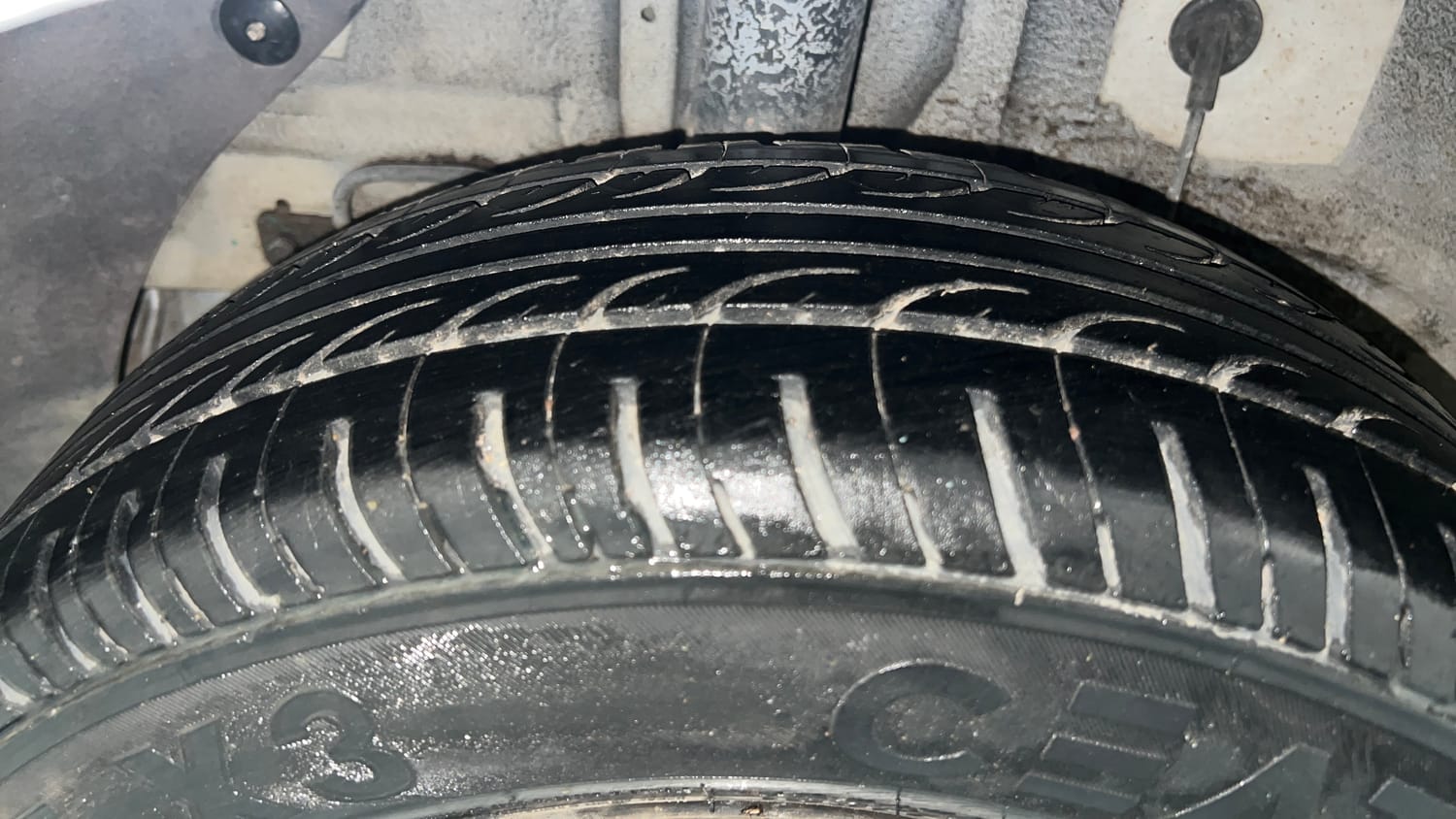 Used 2015 Hyundai Elite i20 Sportz 1.2 Petrol Manual tyres RIGHT REAR TYRE TREAD VIEW