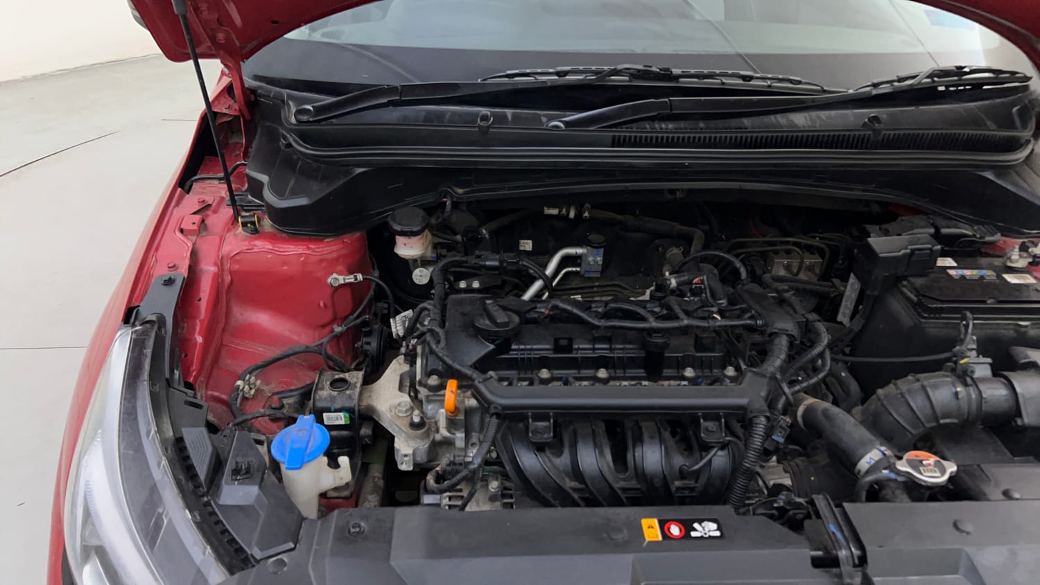 Used 2024 Hyundai New i20 Asta (O) 1.2 IVT Petrol Automatic engine ENGINE RIGHT SIDE HINGE & APRON VIEW