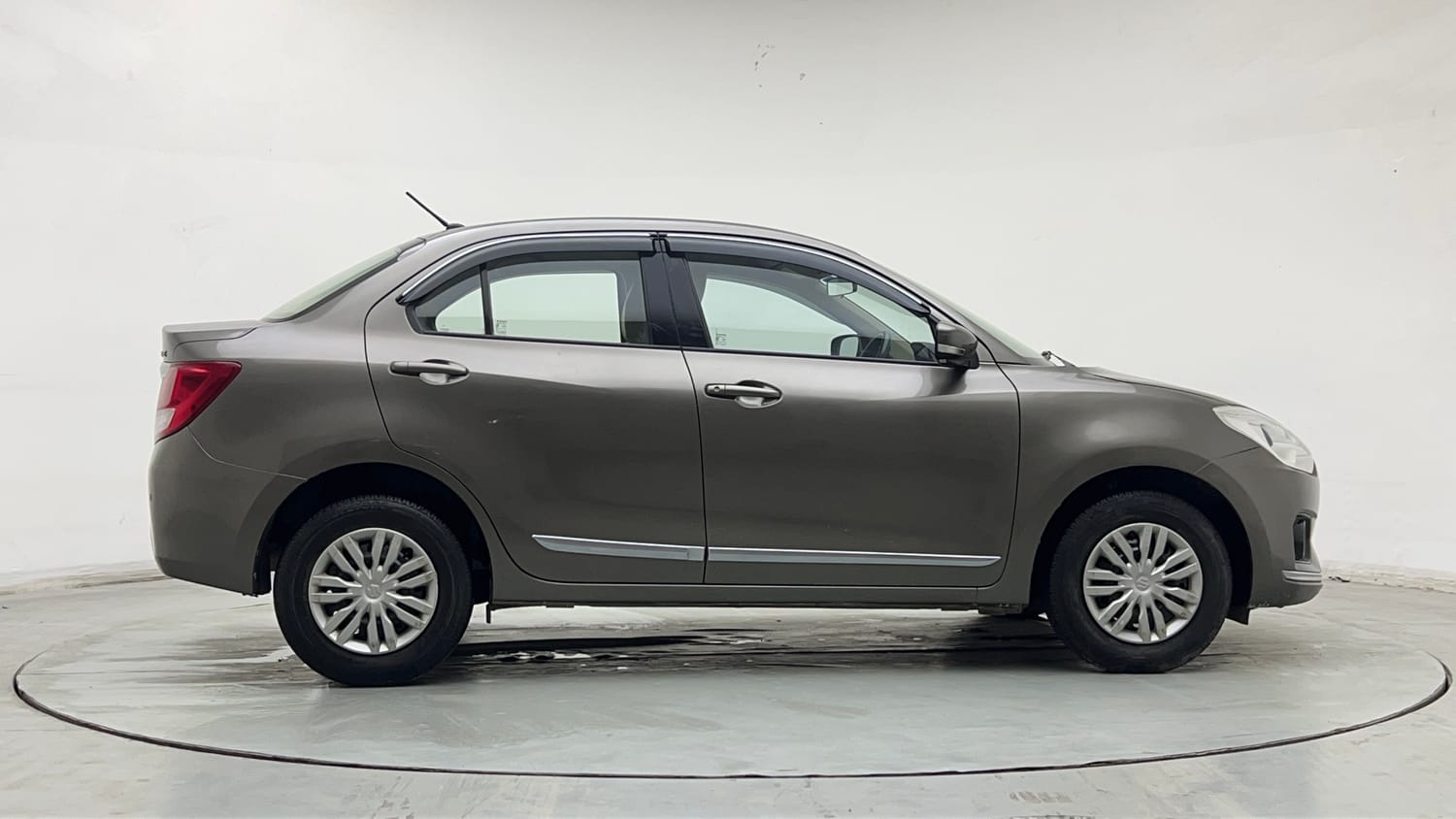 Used 2018 Maruti Suzuki Dzire VXi AMT Petrol Automatic exterior RIGHT SIDE VIEW
