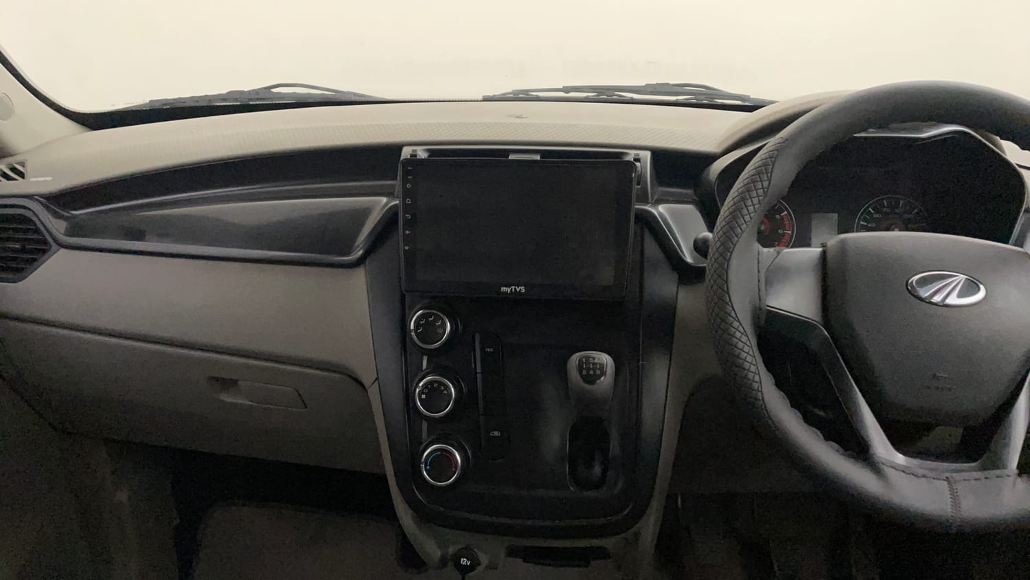 Used 2016 Mahindra KUV100 K2 Plus 6 STR Petrol Manual interior MUSIC SYSTEM & AC CONTROL VIEW