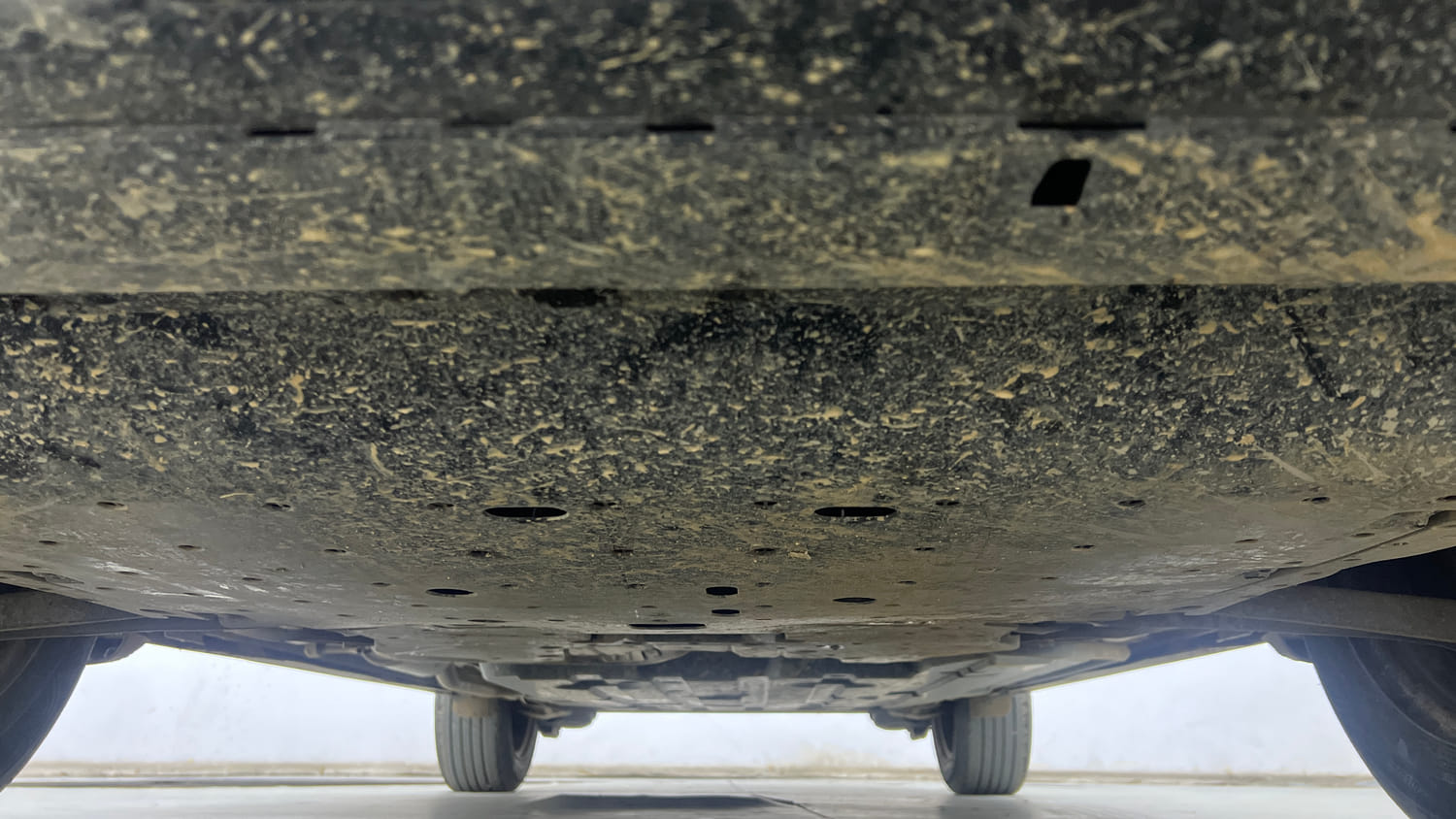 Used 2026 Honda Elevate V CVT Petrol Automatic extra FRONT LEFT UNDERBODY VIEW