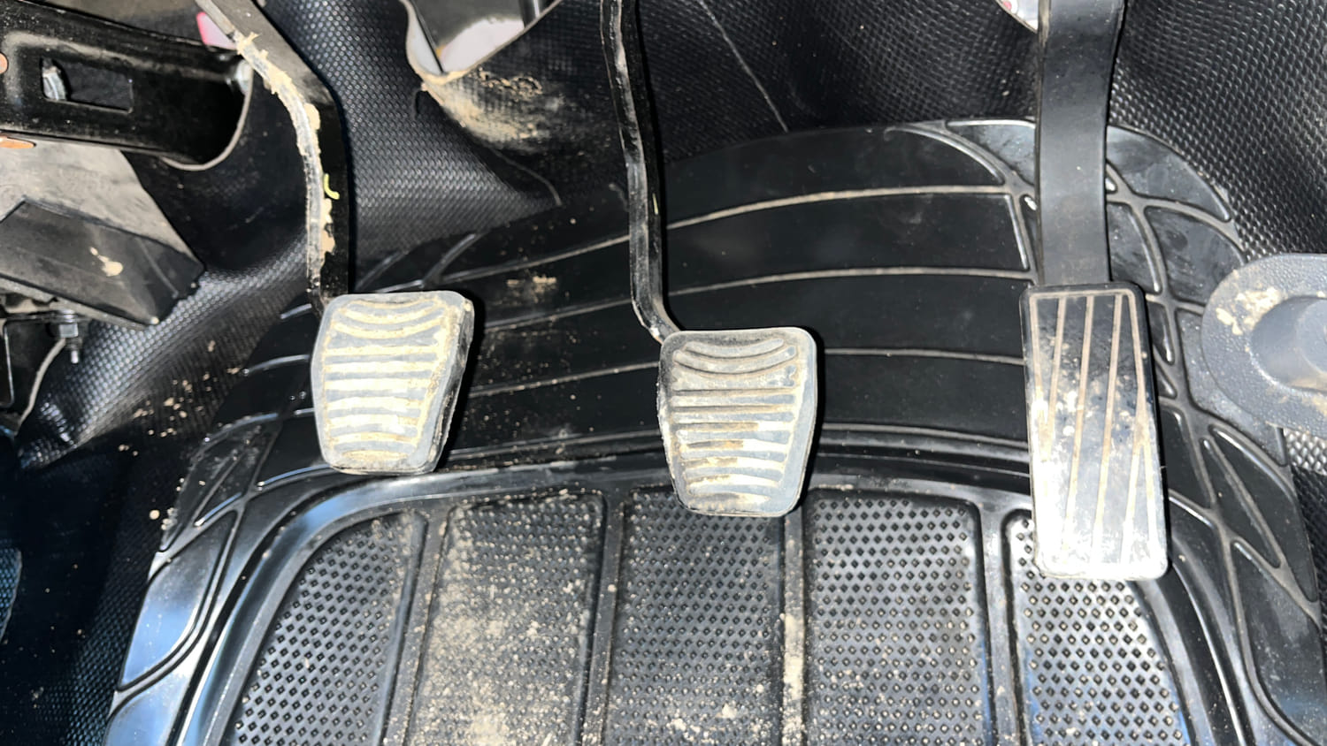 Used 2018 Mahindra KUV100 NXT K2 6 STR Petrol Manual interior PEDALS VIEW