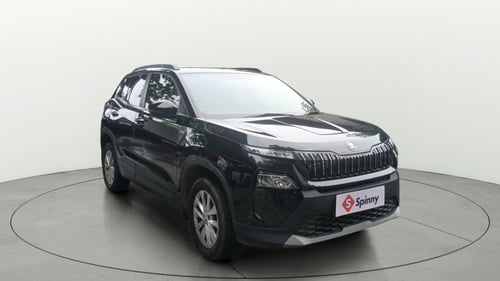 Used 2025 Skoda Kylaq Signature Petrol Manual exterior RIGHT FRONT CORNER VIEW