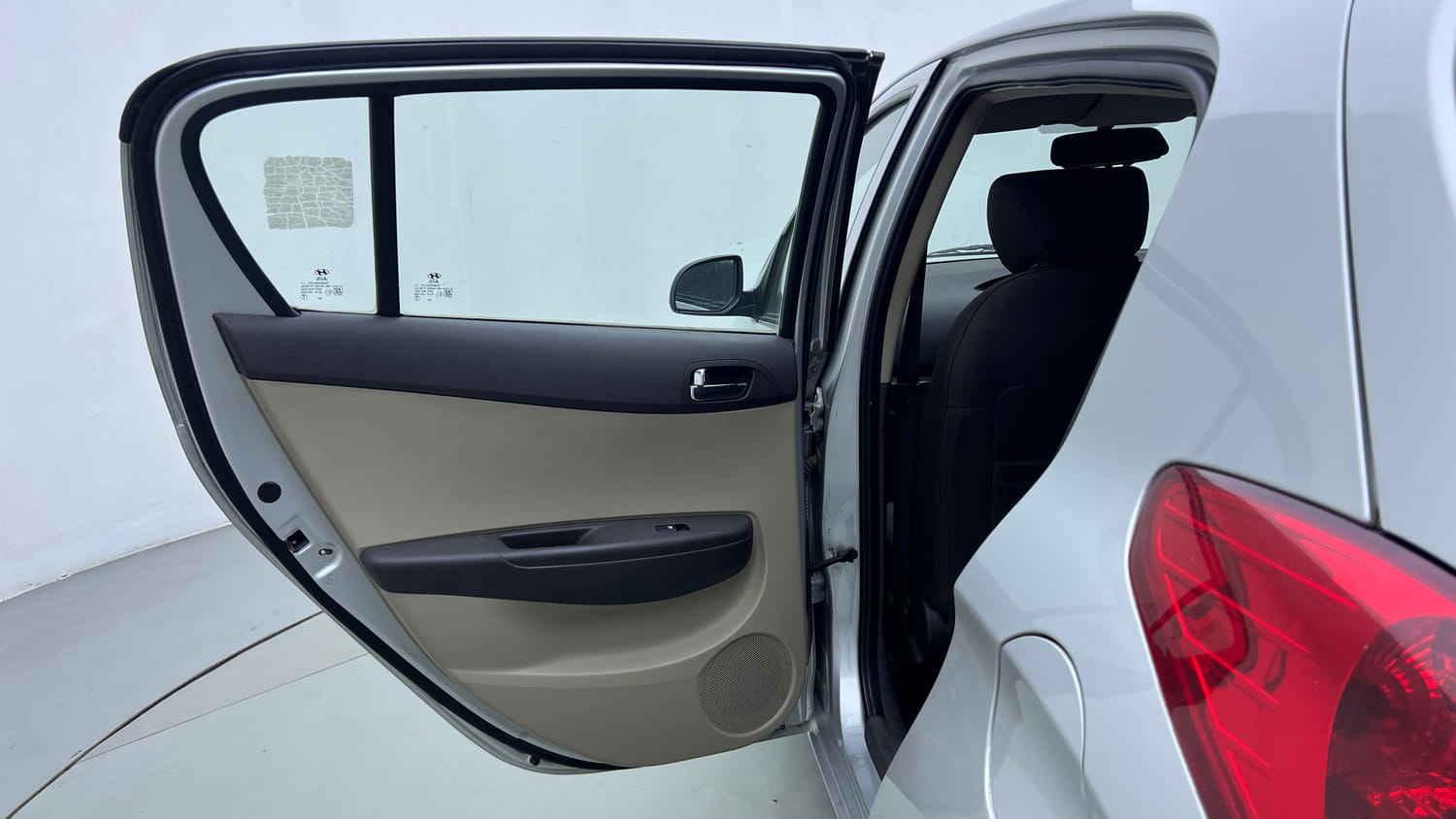 Used 2012 Hyundai i20 Magna 1.2 Petrol Manual interior LEFT REAR DOOR OPEN VIEW