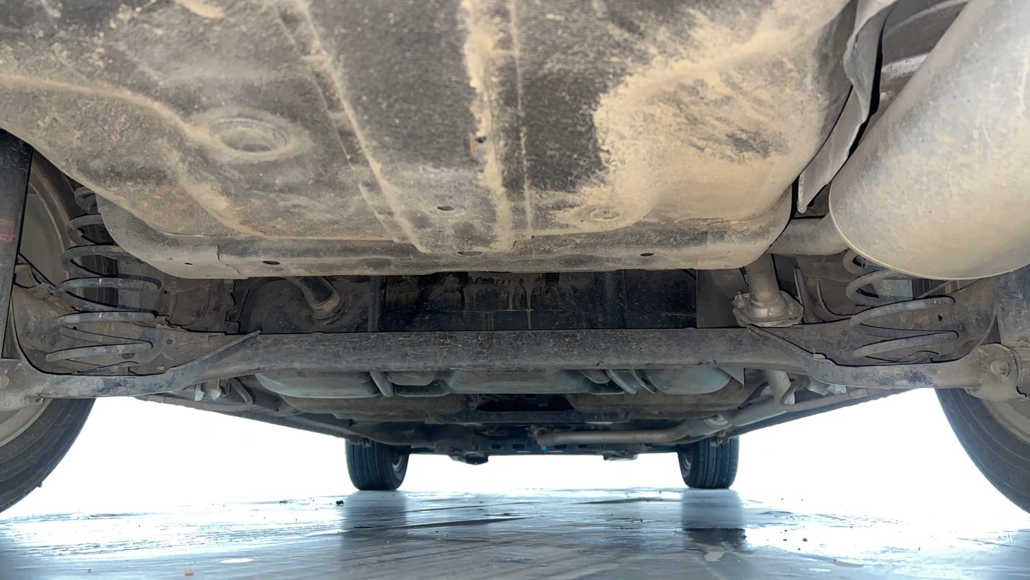 Used 2019 Honda City V Petrol Petrol Manual extra REAR UNDERBODY VIEW (TAKEN FROM REAR)