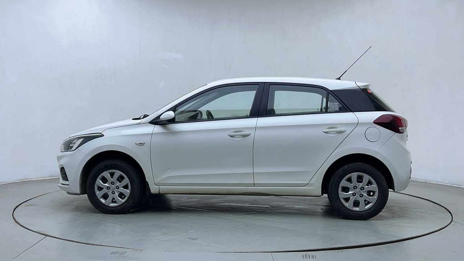 Used 2019 Hyundai Elite i20 Magna 1.4 AT Petrol Automatic exterior LEFT SIDE VIEW