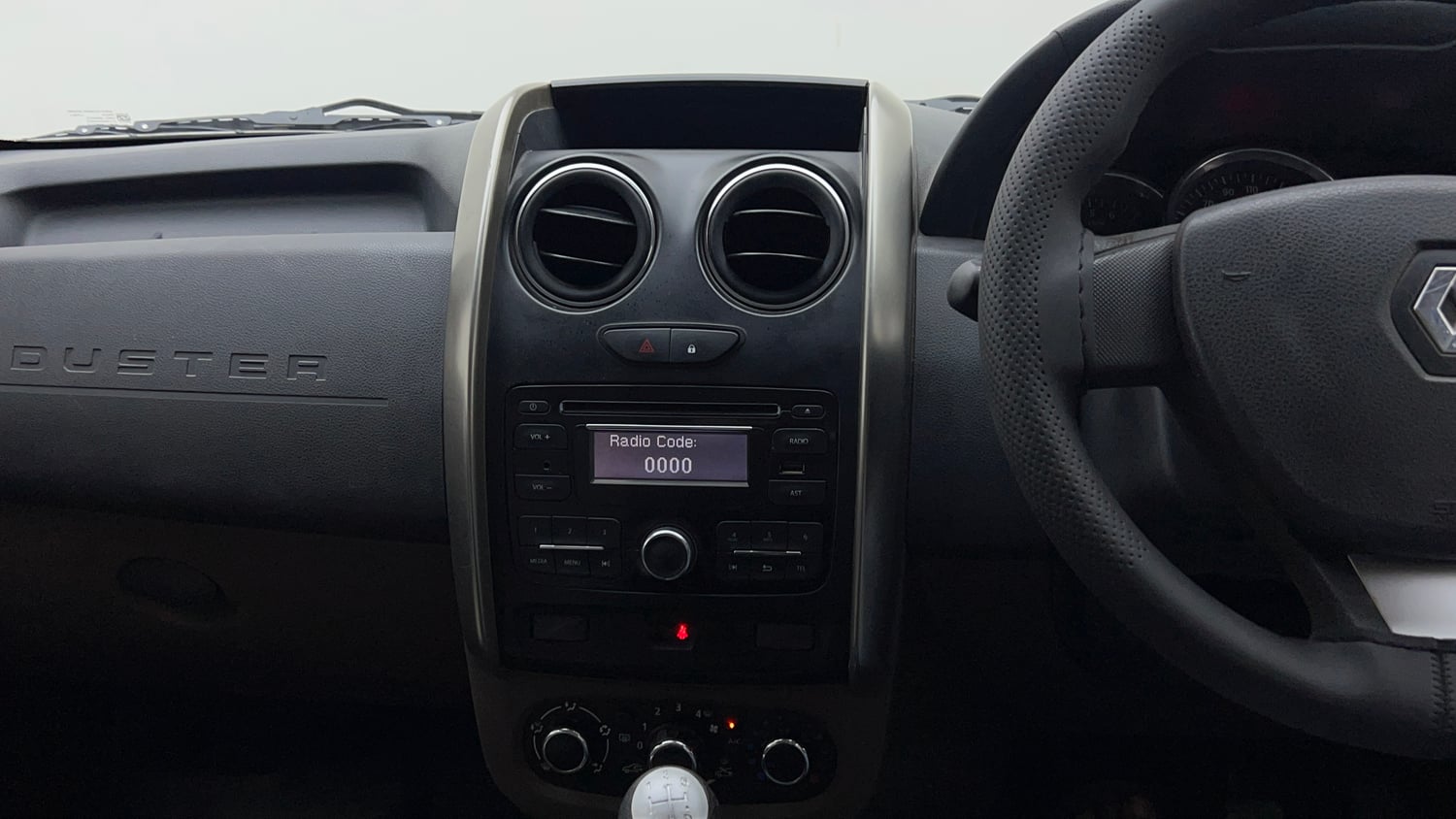 Used 2016 Renault Duster RXL Petrol Petrol Manual interior MUSIC SYSTEM & AC CONTROL VIEW