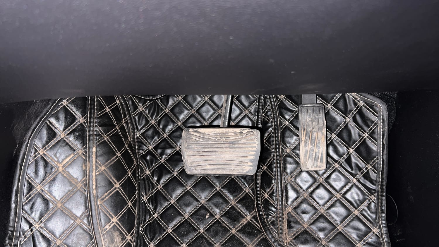 Used 2023 Mahindra XUV700 AX 5 Diesel AT 7 STR Diesel Automatic interior PEDALS VIEW