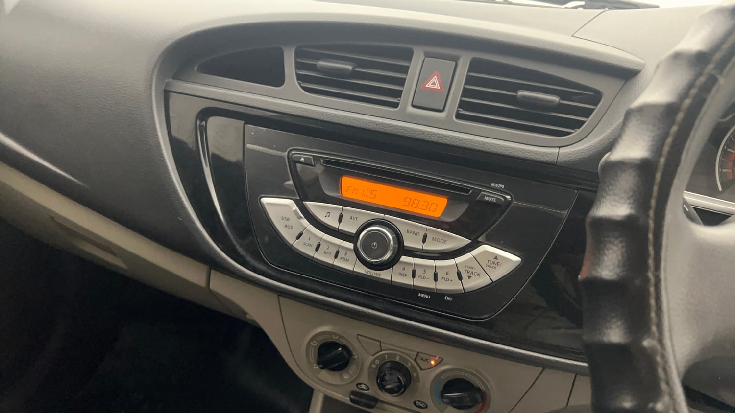 Used 2019 Maruti Suzuki Alto K10 VXi Petrol Manual interior MUSIC SYSTEM & AC CONTROL VIEW