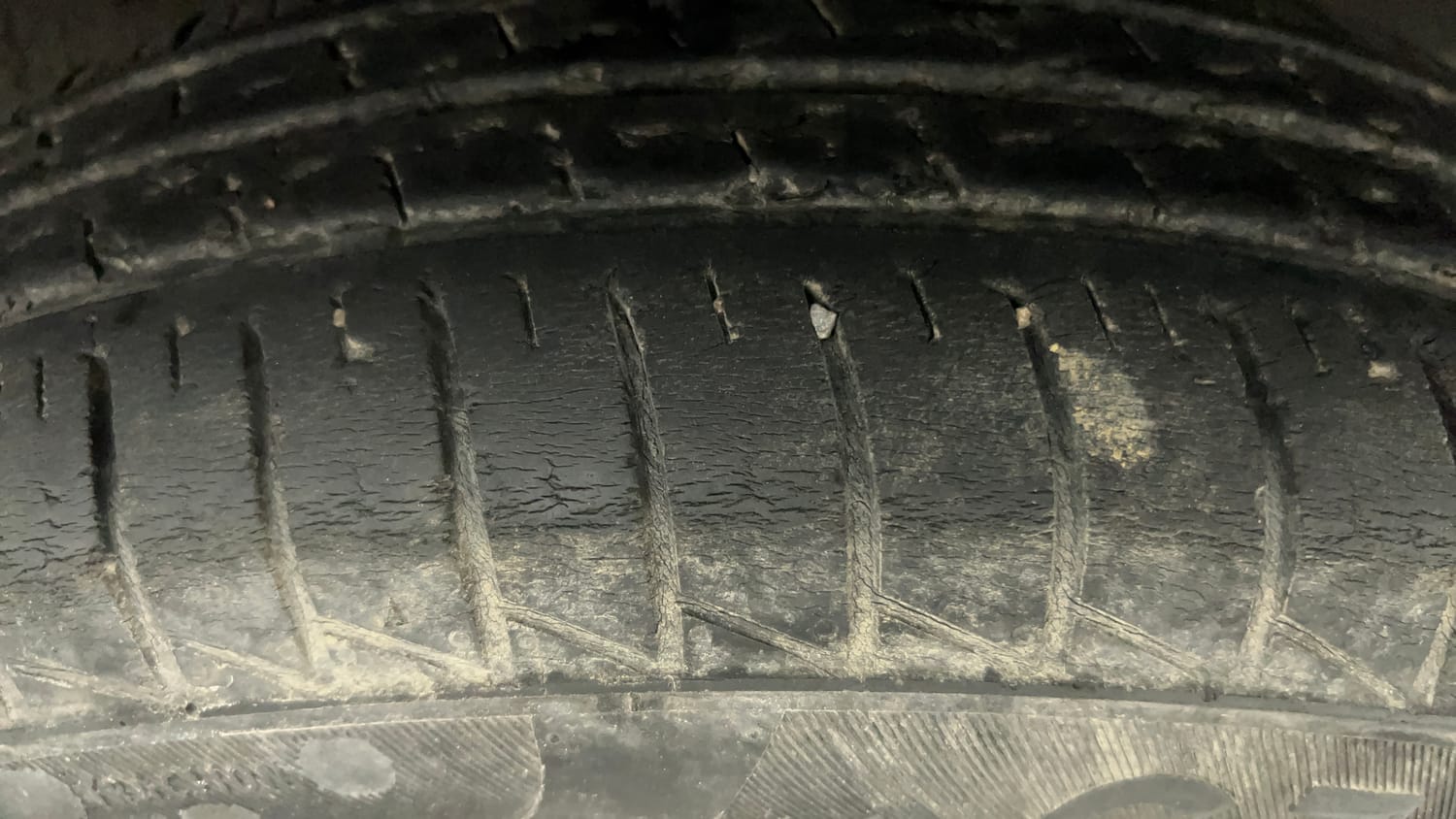 Used 2022 Renault Triber Limited Edition Petrol Manual tyres LEFT REAR TYRE TREAD VIEW