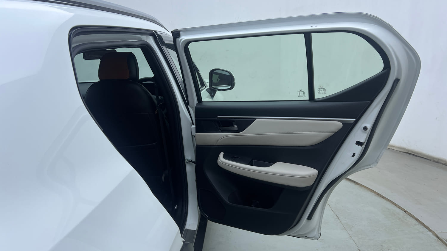Used 2026 Honda Elevate V CVT Petrol Automatic interior RIGHT REAR DOOR OPEN VIEW