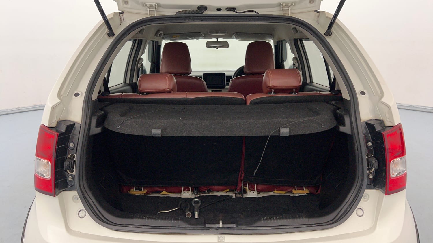Used 2021 Maruti Suzuki Ignis Alpha 1.2 MT Petrol Manual interior DICKY INSIDE VIEW