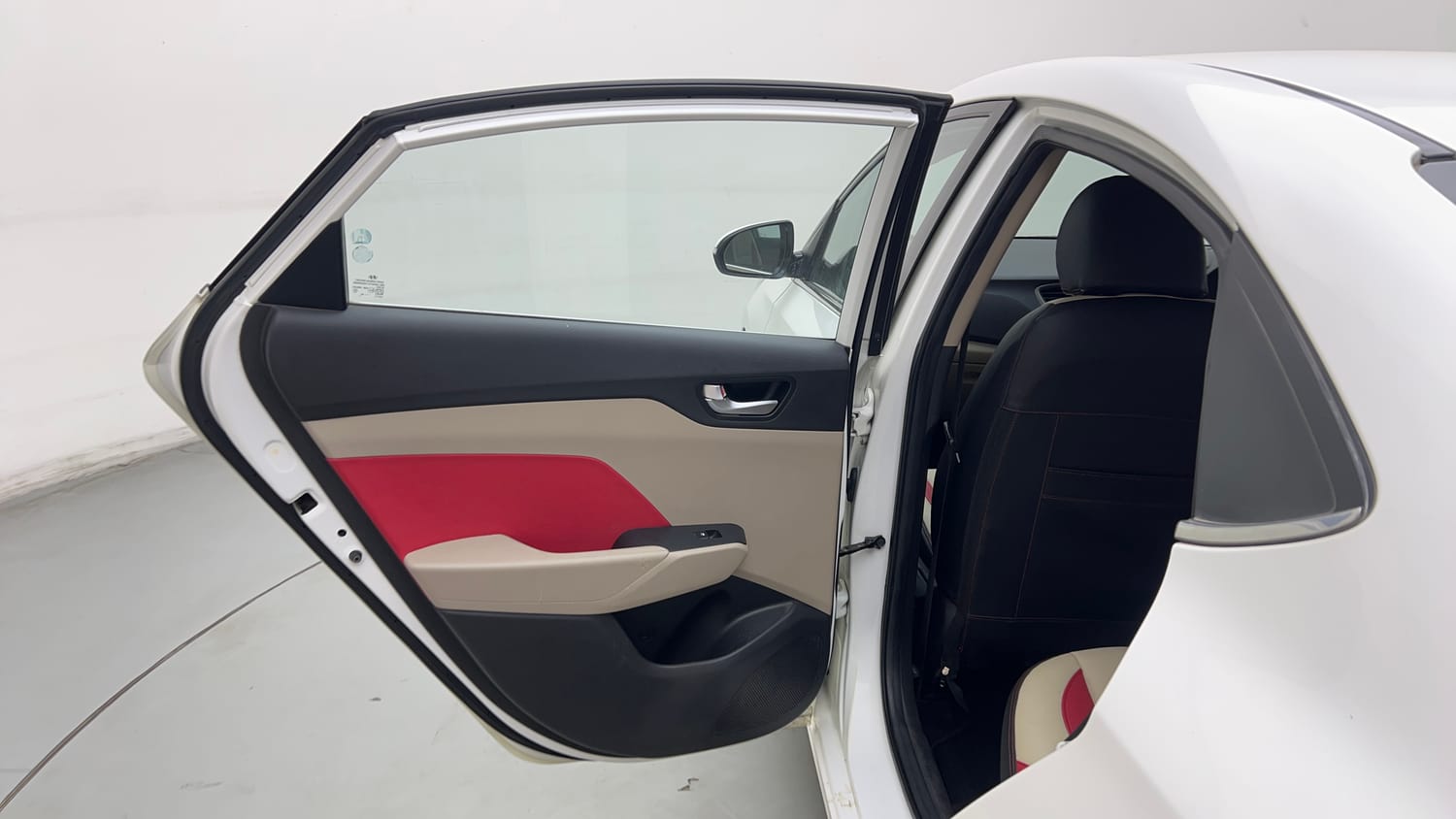 Used 2019 Hyundai Verna SX 1.6 VTVT Petrol Manual interior LEFT REAR DOOR OPEN VIEW
