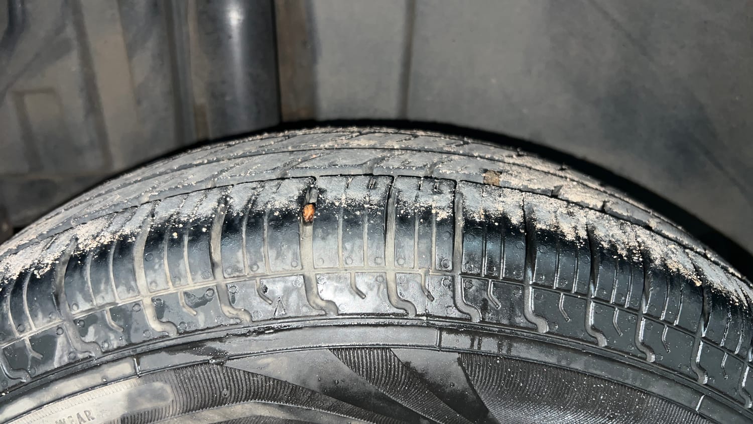Used 2017 Maruti Suzuki Swift VXi Petrol Manual tyres RIGHT REAR TYRE TREAD VIEW