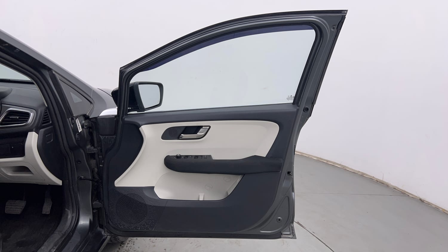 Used 2023 Tata Altroz XZA Petrol Petrol Automatic interior RIGHT FRONT DOOR OPEN VIEW