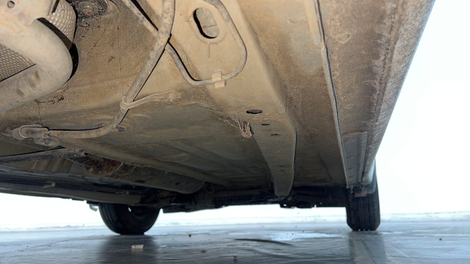 Used 2017 Maruti Suzuki Dzire VXi AMT Petrol Automatic extra REAR RIGHT UNDERBODY VIEW