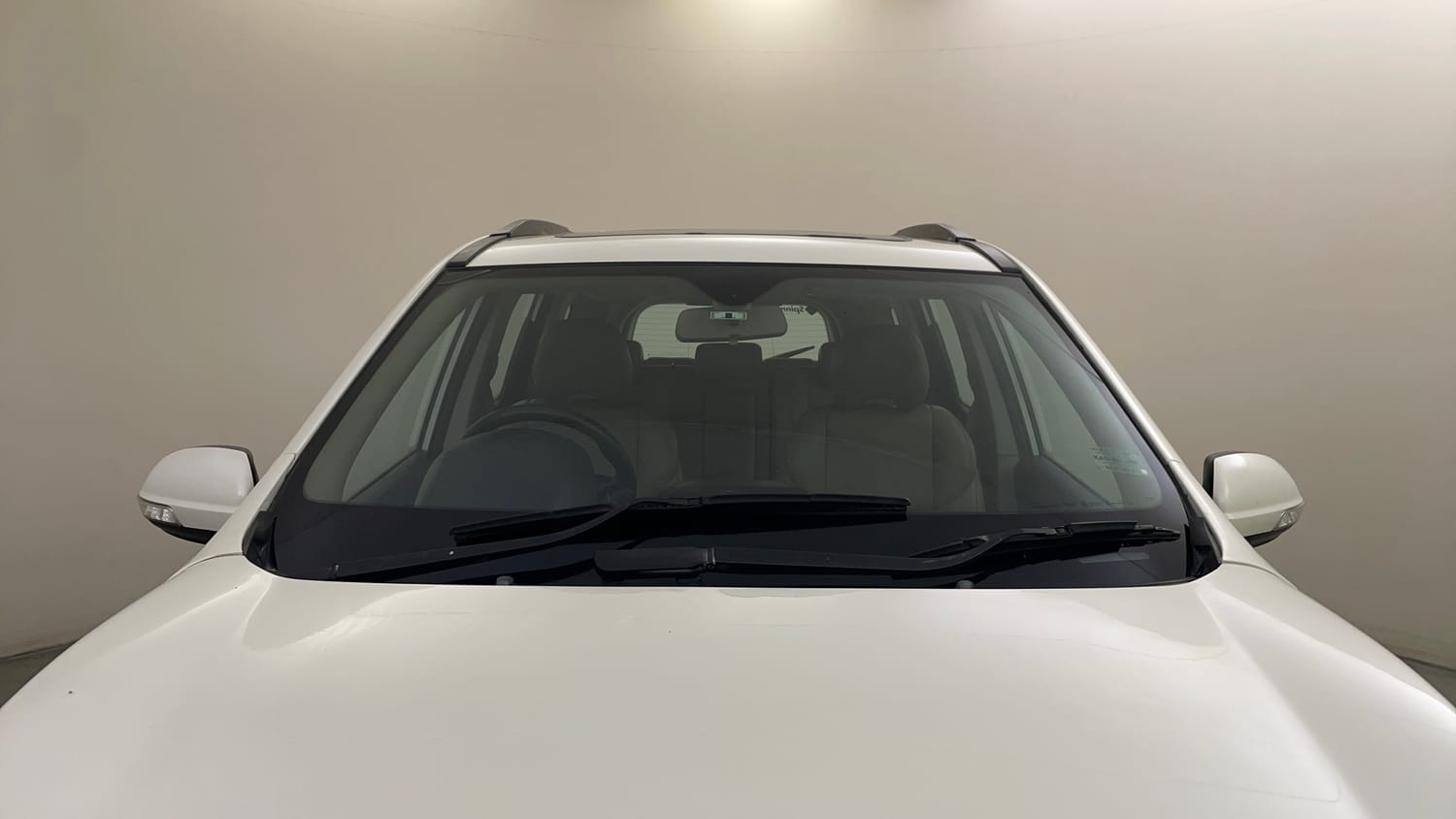 Used 2018 Mahindra XUV500 W10 Diesel Manual exterior FRONT WINDSHIELD VIEW