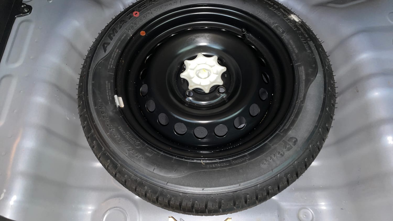 Used 2016 Hyundai Grand i10 Asta AT 1.2 Kappa VTVT (O) Petrol Automatic tyres SPARE TYRE VIEW
