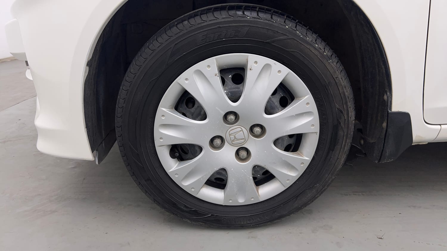 Used 2013 Honda Amaze 1.2 S i-VTEC Petrol Manual tyres LEFT FRONT TYRE RIM VIEW