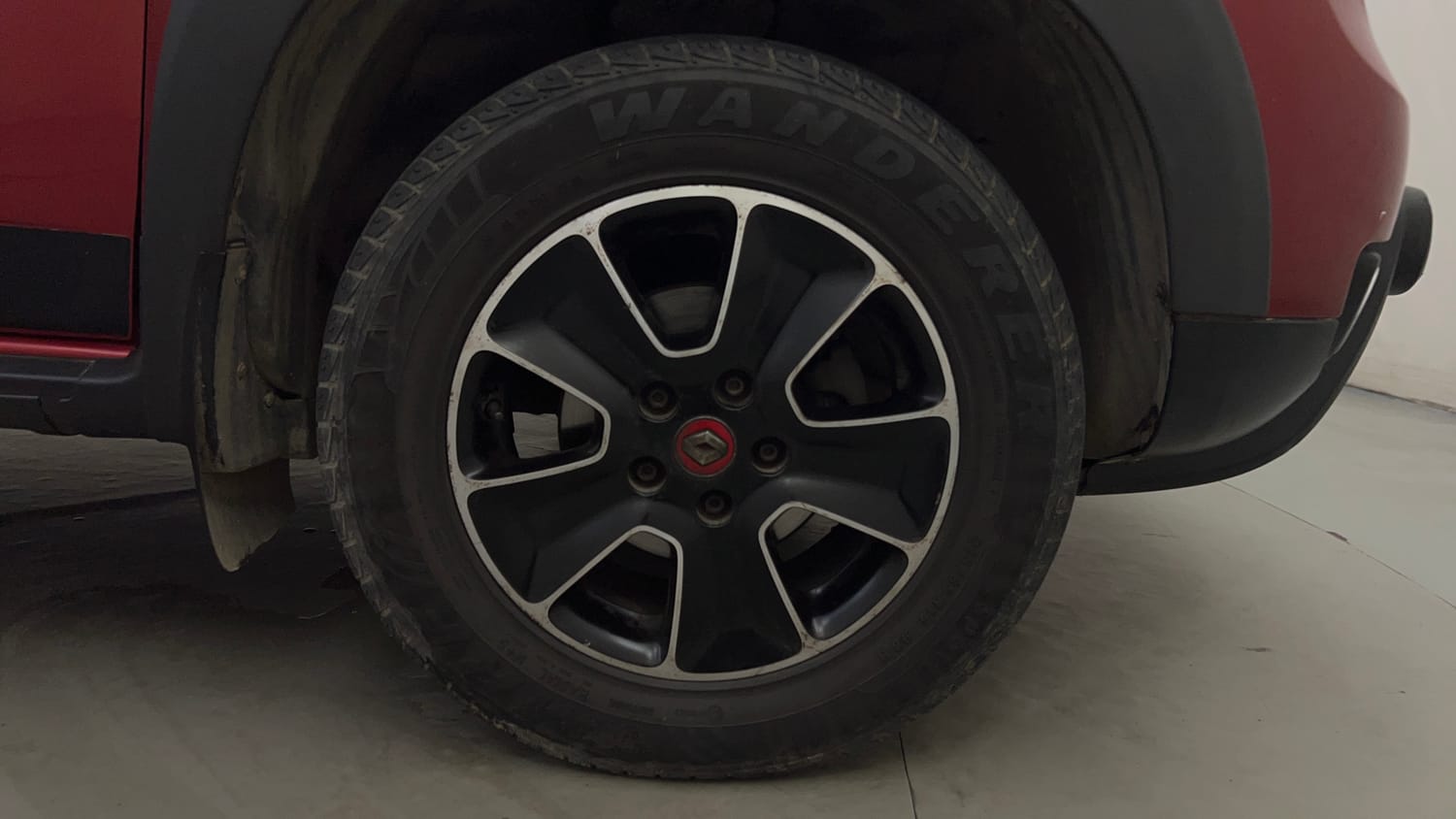 Used 2018 Renault Duster RXS CVT Petrol Automatic tyres RIGHT FRONT TYRE RIM VIEW
