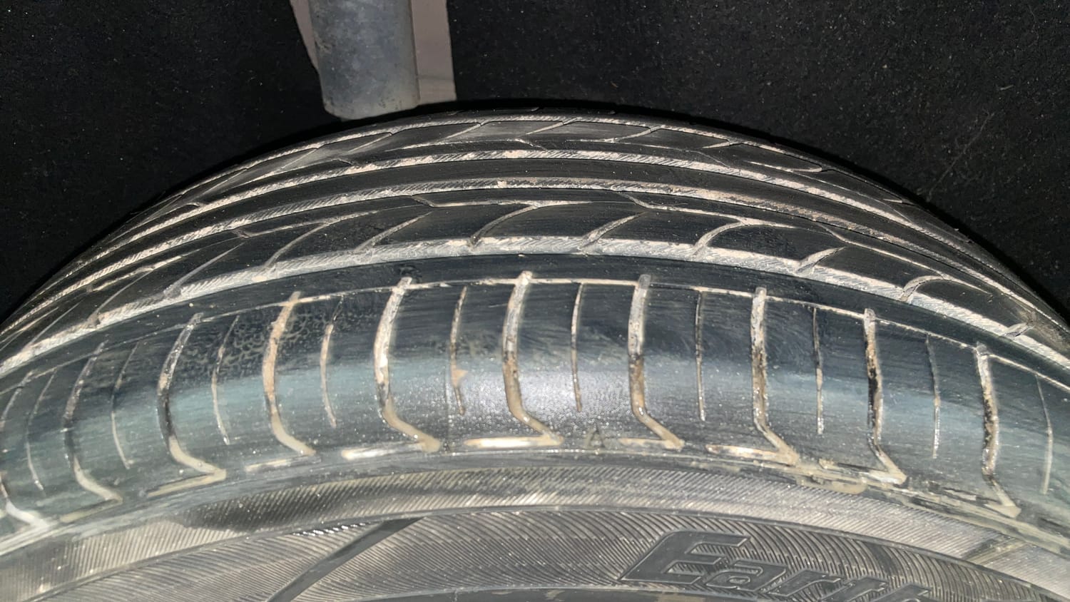 Used 2021 Ford EcoSport Titanium 1.5L TDCi Diesel Manual tyres RIGHT REAR TYRE TREAD VIEW