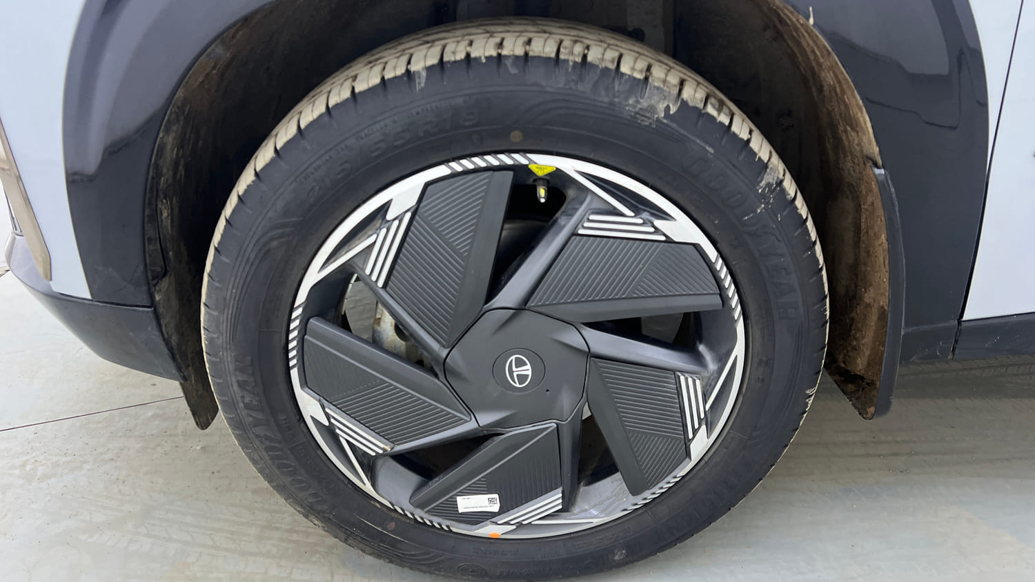 Used 2026 Tata Curvv EV Empowered X 55 Electric Automatic tyres LEFT FRONT TYRE RIM VIEW
