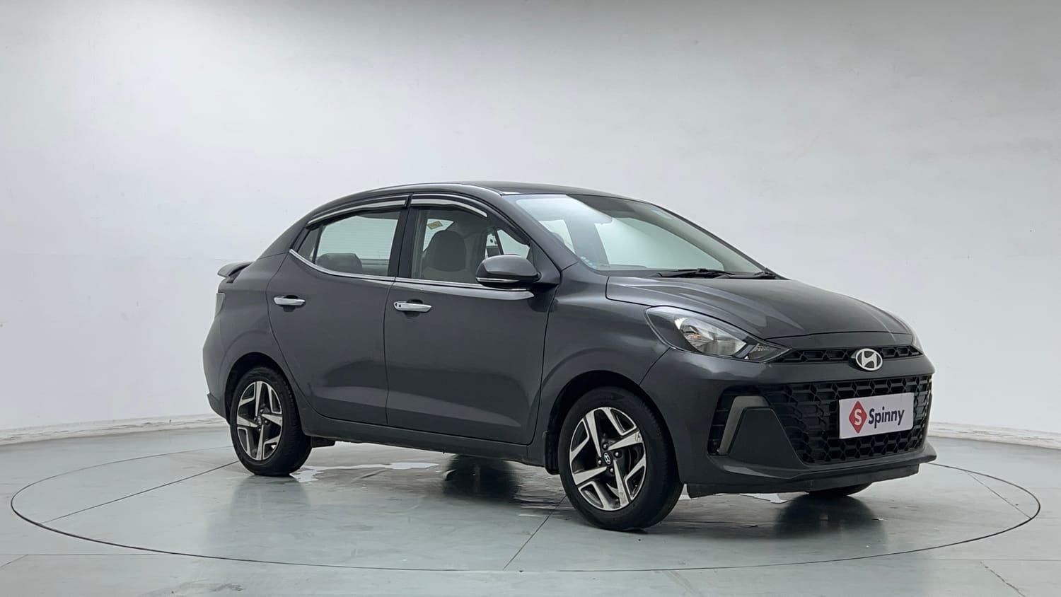 Used 2023 Hyundai Aura SX 1.2 CNG Cng Manual exterior RIGHT FRONT CORNER VIEW