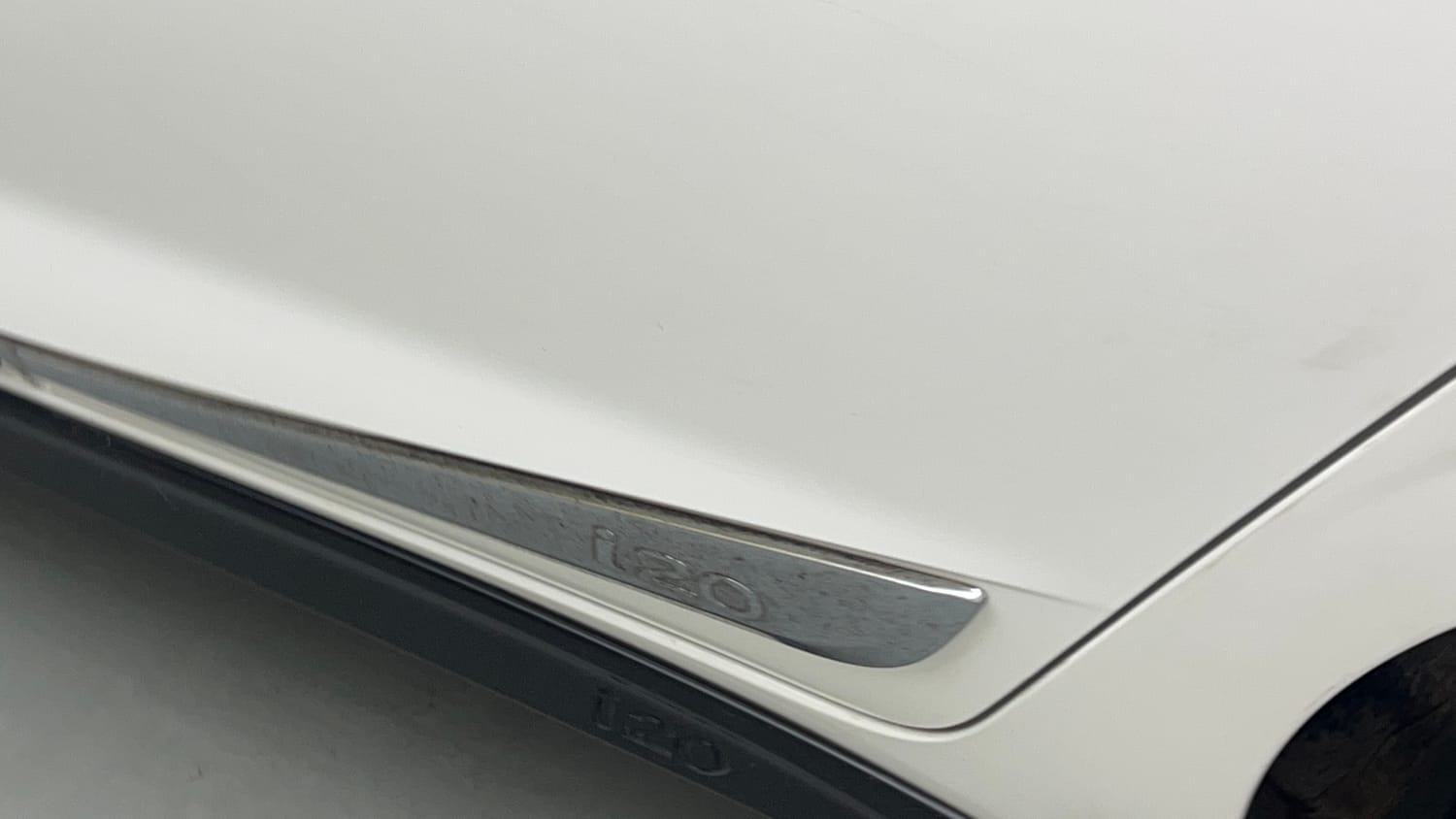 Used 2020 Hyundai New i20 Asta (O) 1.0 Turbo DCT Petrol Automatic dents MINOR SCRATCH